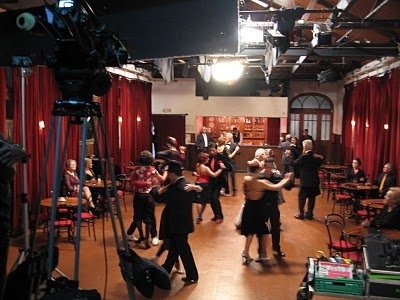 <span  class="uc_style_uc_tiles_grid_image_elementor_uc_items_attribute_title" style="color:#ffffff;">Ana Paula Rocha - Cinema - A morte de Carlos Gardel - 2010 - 002</span>