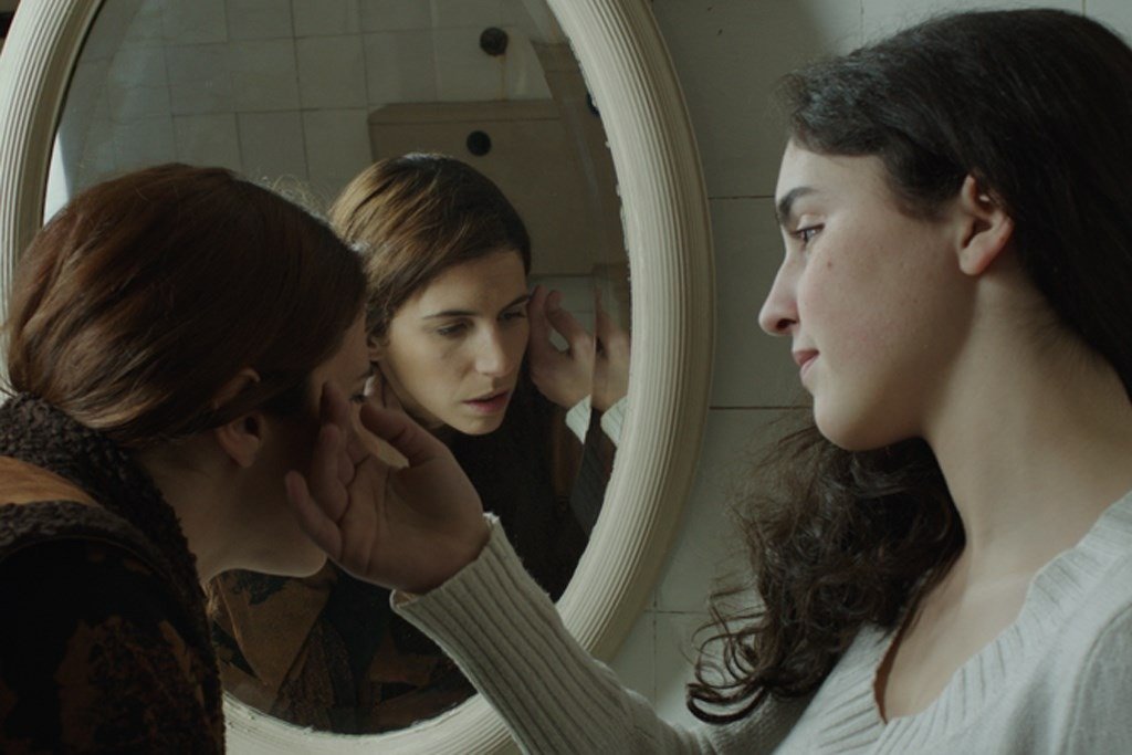 <span  class="uc_style_uc_tiles_grid_image_elementor_uc_items_attribute_title" style="color:#ffffff;">Ana Paula Rocha - Cinema - O fantasma do Novais - Janeiro 2012 - 003</span>