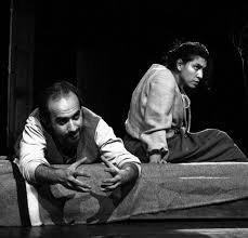<span  class="uc_style_uc_tiles_grid_image_elementor_uc_items_attribute_title" style="color:#ffffff;">Ana Paula Rocha - Teatro - Facas nas galinhas - Novembro 2009 - 004</span>