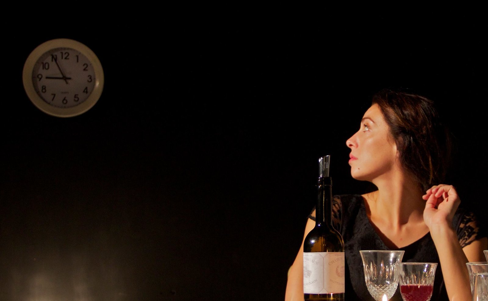 <span  class="uc_style_uc_tiles_grid_image_elementor_uc_items_attribute_title" style="color:#ffffff;">Ana Paula Rocha - Teatro - Jantar de família - Dezembro 2013 - 003</span>