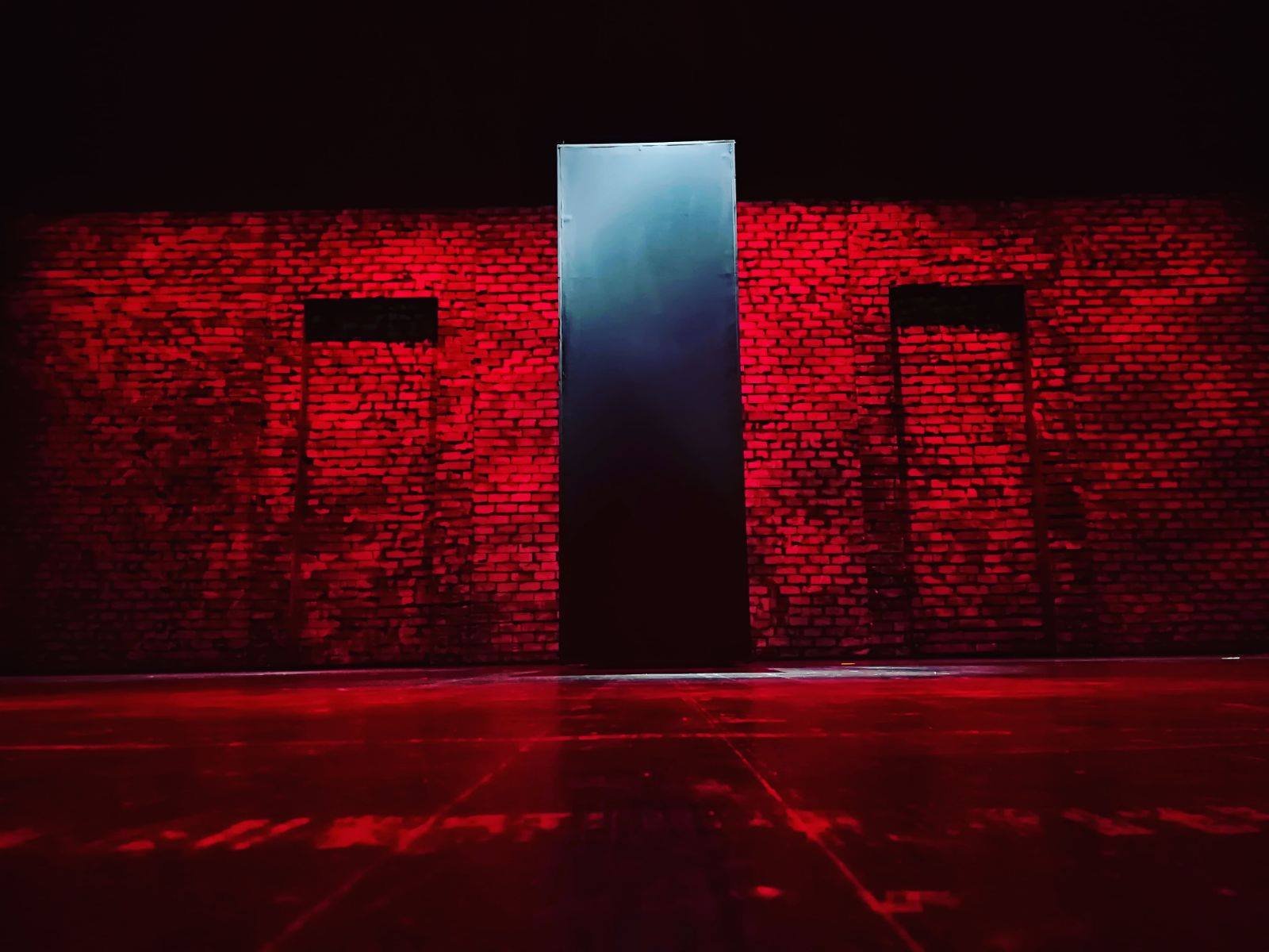 <span  class="uc_style_uc_tiles_grid_image_elementor_uc_items_attribute_title" style="color:#ffffff;">Ana Paula Rocha - Teatro - O último dia de um condenado - Dezembro 2017 - 002</span>