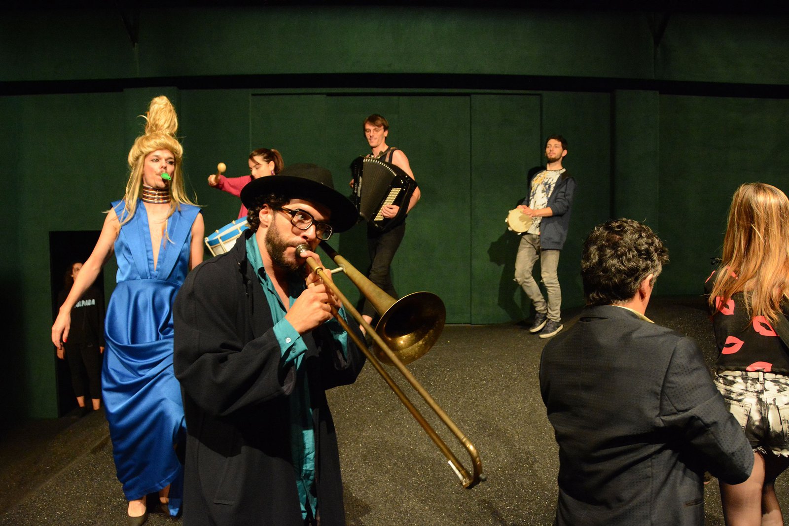 <span  class="uc_style_uc_tiles_grid_image_elementor_uc_items_attribute_title" style="color:#ffffff;">Ana Paula Rocha - Teatro - A Golpada - Junho 2019 - 002</span>