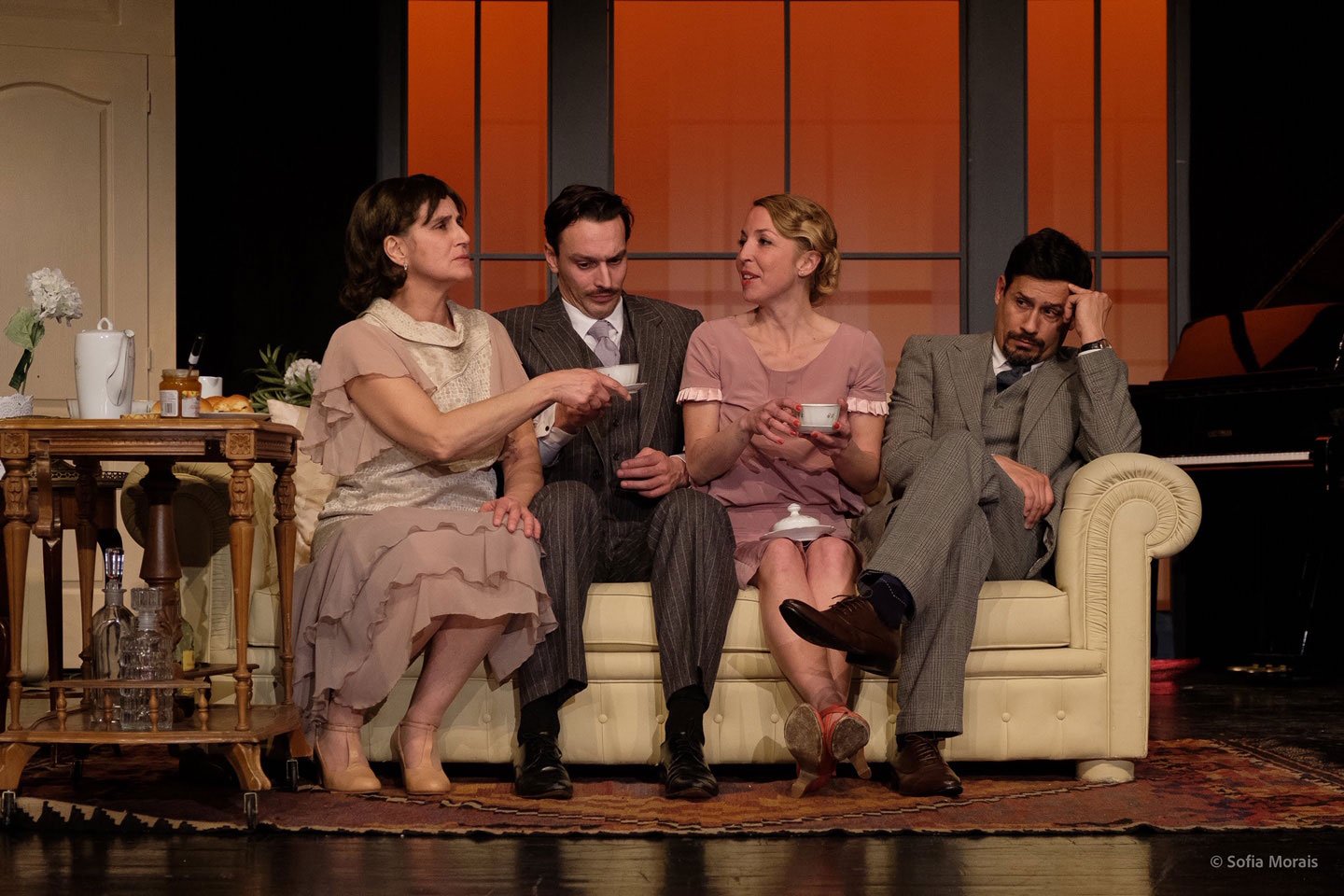 <span  class="uc_style_uc_tiles_grid_image_elementor_uc_items_attribute_title" style="color:#ffffff;">Ana Paula Rocha - Teatro - Private Lives - Janeiro 2019 - 005</span>